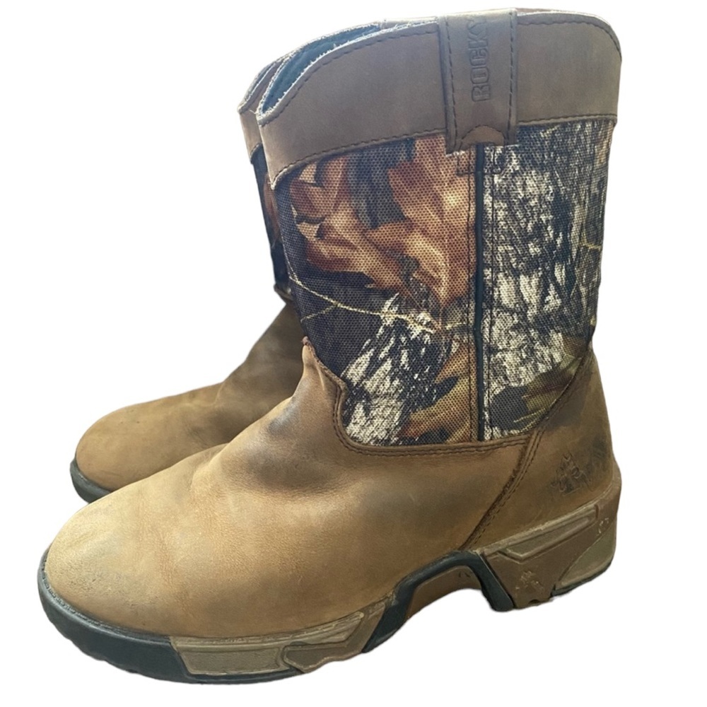 Rocky Aztec Wellington camo boots size 4 youth